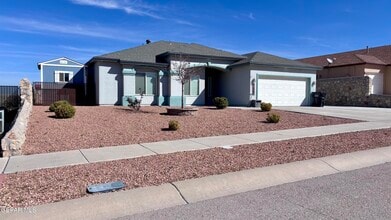 833 Gold Beach Dr in Canutillo, TX - Building Photo - Building Photo