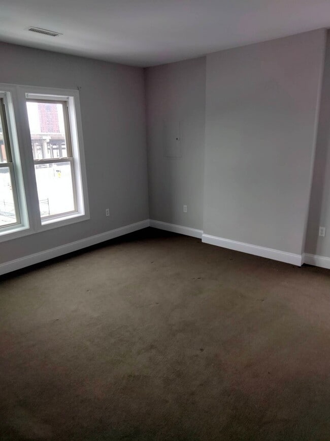 10-12-12 Hawthorn St in Hartford, CT - Building Photo - Building Photo