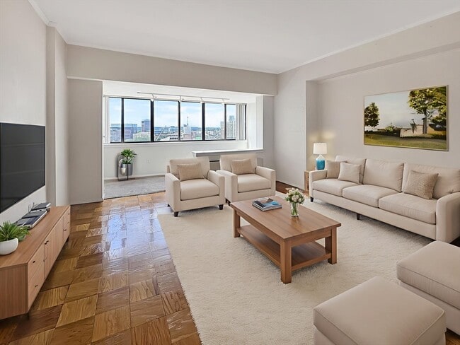 property at 6 Whittier Pl