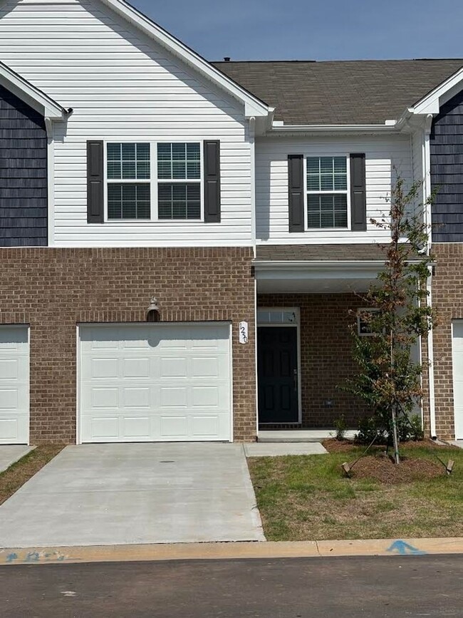 1250 Candlebrook Ct