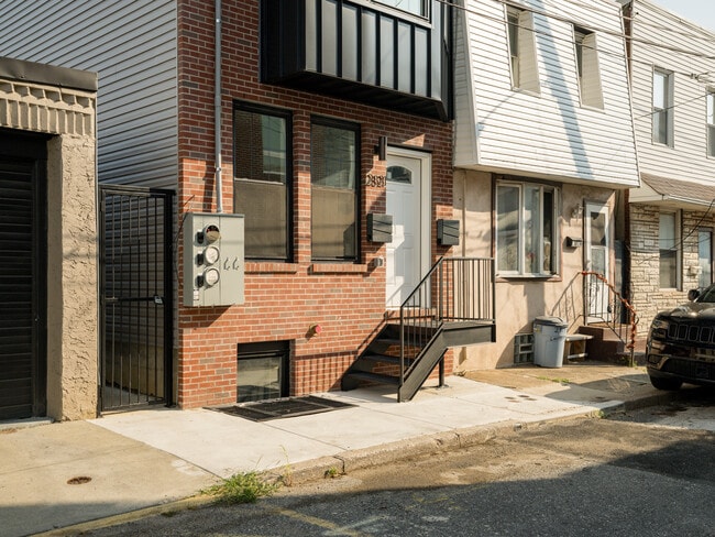 2821 Livingston St, Unit 1