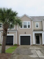 2496 Stadium Dr in North Charleston, SC - Building Photo