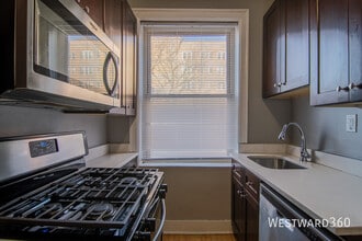 1626 W Sherwin Ave in Chicago, IL - Building Photo - Building Photo