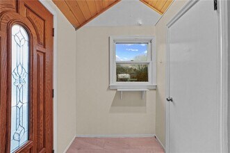 310 Old Mill Ln in Portsmouth, RI - Building Photo - Building Photo