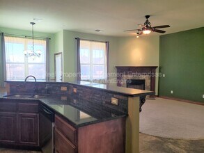 329 Madison Pl Dr in Moore, OK - Building Photo - Building Photo