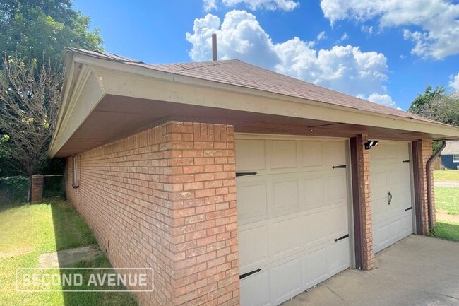 1232 NW 103rd St in Oklahoma City, OK - Building Photo - Building Photo