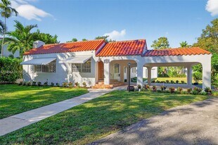 1305 Alhambra Cir in Coral Gables, FL - Building Photo