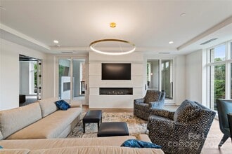 1500 Queens Rd in Charlotte, NC - Building Photo - Building Photo