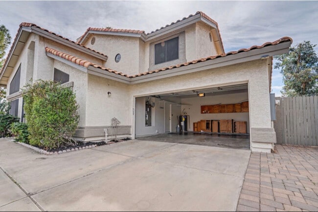 1314 N Brittany Ln in Gilbert, AZ - Building Photo - Building Photo