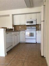 1240 Wildwood Lakes Blvd in Naples, FL - Building Photo - Building Photo