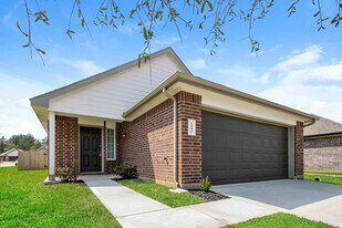 1240 Narrow Hts Dr in Conroe, TX - Building Photo