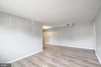 10 E 16th St in Frederick, MD - Building Photo - Building Photo