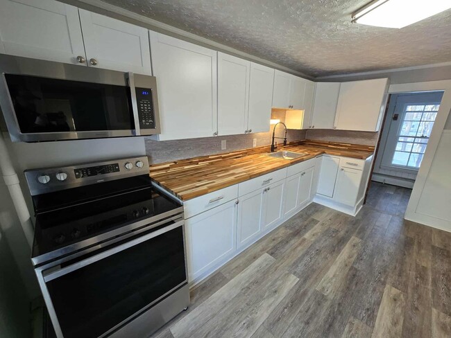 property at 15 Carr Ln