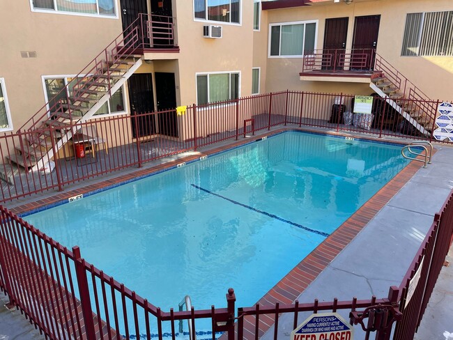 721 Edgewood / 8661 North Beach Keller LLC in Inglewood, CA - Building Photo - Building Photo