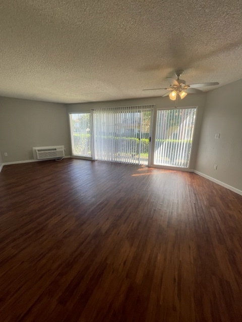 Mountain Shadows Apartments in Palmdale, CA - Building Photo