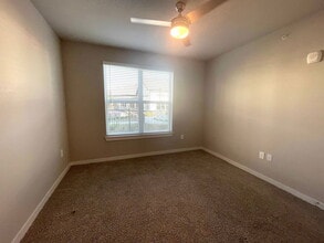 3845 Frontier Pkwy in Aubrey, TX - Foto de edificio - Building Photo