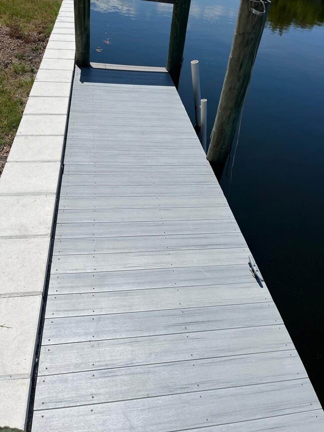 132 Dowling Ave NE in Port Charlotte, FL - Building Photo - Building Photo