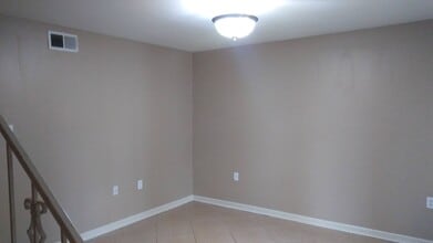 7846 N Coronet Ct in New Orleans, LA - Building Photo - Building Photo