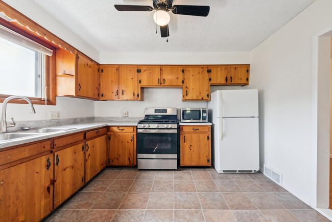 property at 817 Laura St