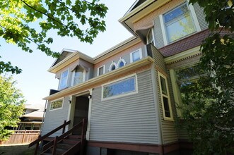 Camdon Apartments in Seattle, WA - Building Photo - Building Photo