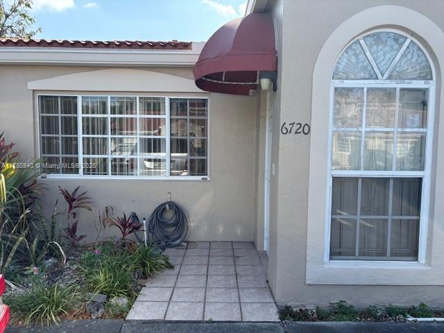 6720 NW 166th Terrace in Hialeah, FL - Building Photo - Building Photo
