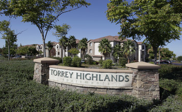 Torrey Highland Apartments in San Diego, CA - Building Photo - Building Photo