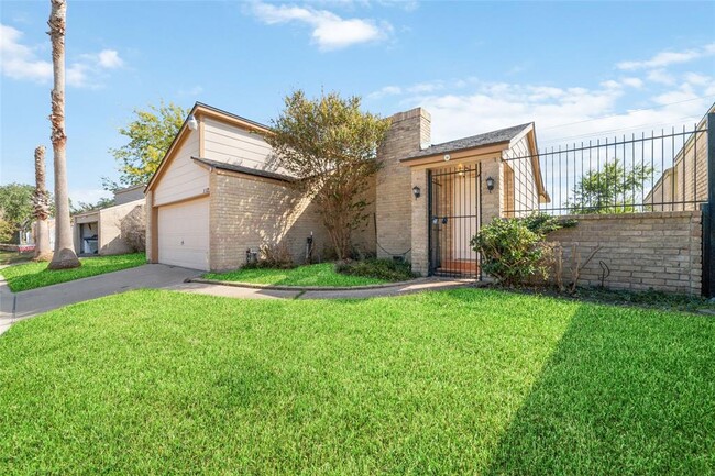 11251 Oakcenter Dr in Houston, TX - Building Photo - Building Photo