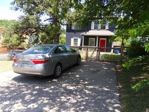 2100 Pennsylvania Ave in Austin, TX - Building Photo - Building Photo
