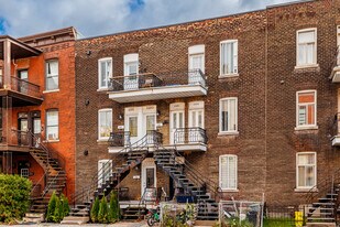 5608 Hadley Rue in Montréal, QC - Building Photo