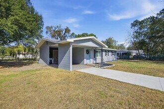 1001 NE 43rd St in Ocala, FL - Building Photo - Building Photo