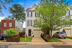 3827 Elbert Ave, Unit NA in Alexandria, VA - Building Photo