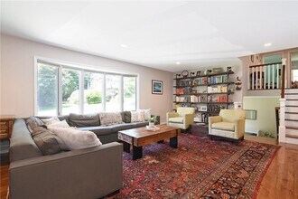 15 Algonquin Dr in Irvington, NY - Building Photo - Building Photo