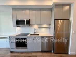 1274-1274 Devonshire Ave in Kelowna, BC - Building Photo - Building Photo