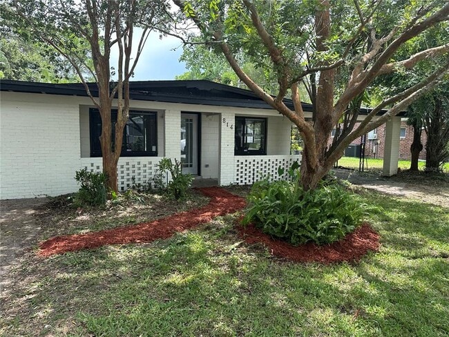 property at 814 Agnes Dr