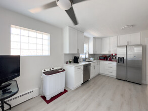 2728 N 75th Ave, Unit G01C in Chicago, IL - Foto de edificio - Building Photo