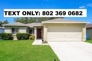 1212 Blufield Ave in Brandon, FL - Building Photo