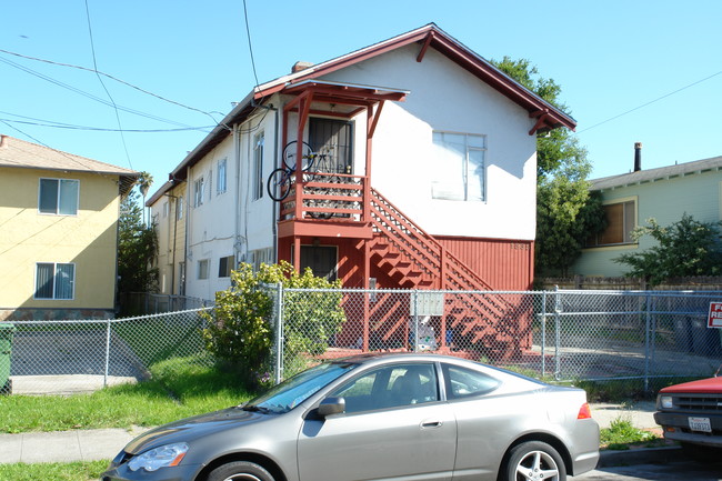 1535 Julia St in Berkeley, CA - Foto de edificio - Building Photo