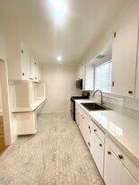 5534 1/2 Kester Ave, Unit 5534 1/2 in Sherman Oaks, CA - Building Photo