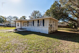 29 Melinda Dr in Saraland, AL - Foto de edificio - Building Photo