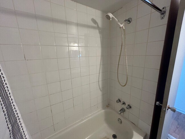 14380 Rue du Montmartre in Montréal, QC - Building Photo - Building Photo