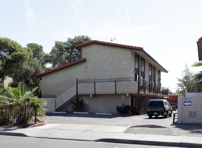 Manoka in Las Vegas, NV - Foto de edificio - Building Photo