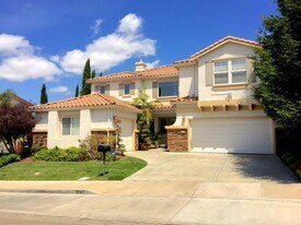 3287 Ruffino Ln in San Jose, CA - Building Photo