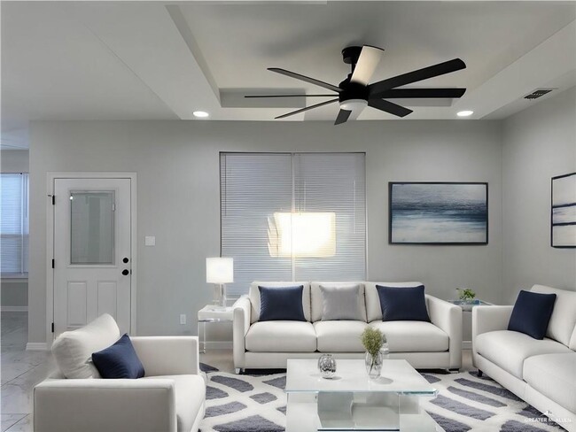 14 N Crown Point in Pharr, TX - Building Photo - Building Photo