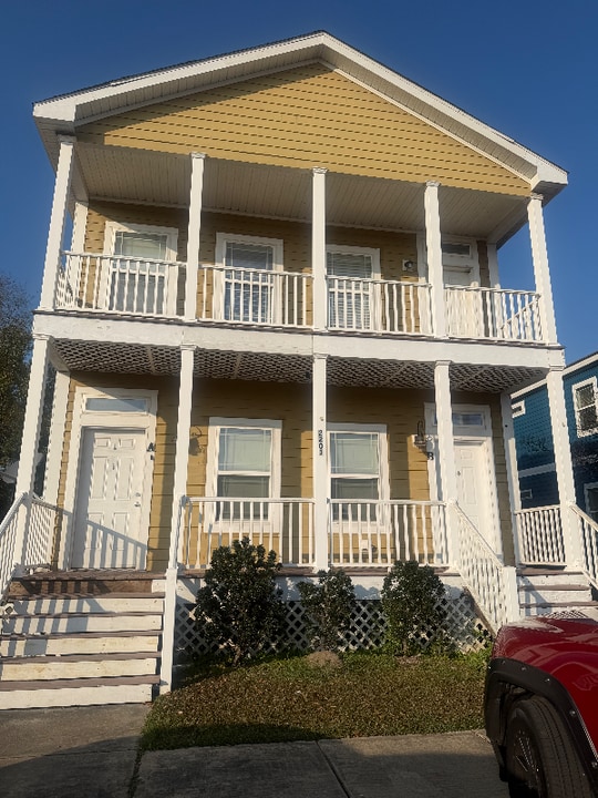 2201 Toulouse St in Ocean Springs, MS - Foto de edificio