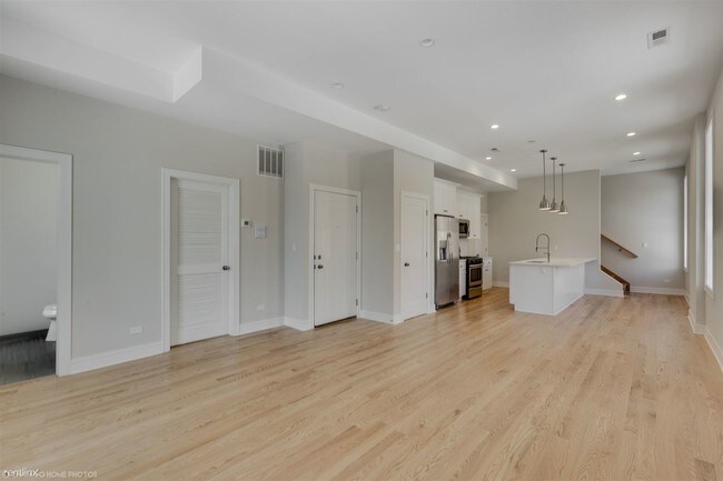 1800 S Throop St-Unit -# 2C in Chicago, IL - Building Photo - Building Photo