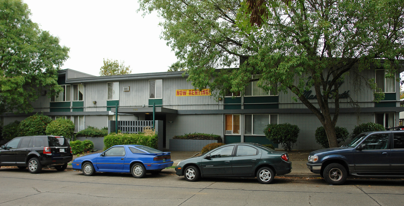 University Manor in Eugene, OR - Building Photo