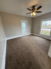 1501 N Farmer Ave in Springfield, MO - Building Photo - Building Photo