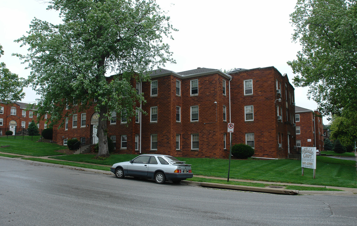 Hillside Court Apartments in Omaha, NE - Foto de edificio