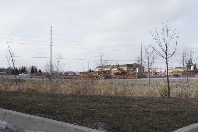 Qui Modern Towns in Markham, ON - Building Photo - Building Photo