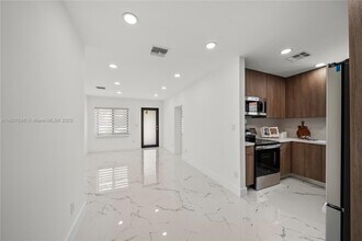 3627 SW 3rd St in Miami, FL - Building Photo - Building Photo